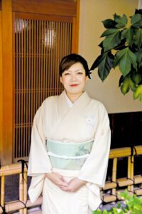 由美の家寮より新妓をお披露目させていただきました|安城芸妓組合|安城芸妓文化振興会|笑美会(えびすかい) |安城芸者.芸子.芸姑.接待・お遊びのお座敷を伝統文化のお遊びで盛り上げます。